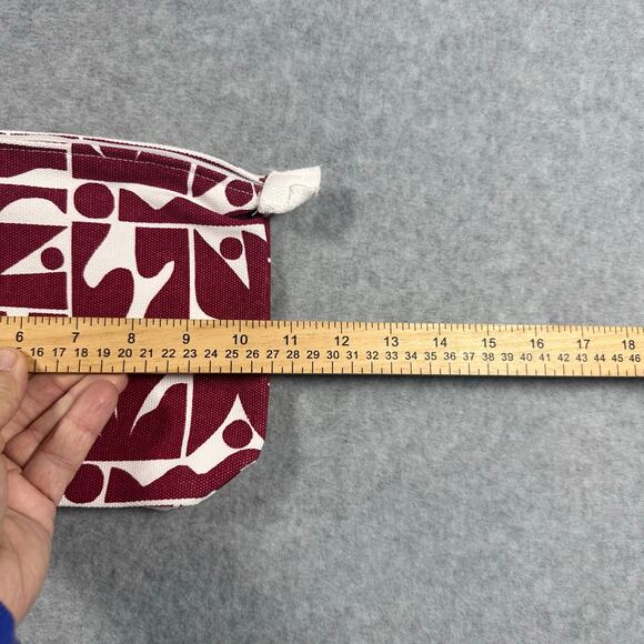 Vuori Holiday 2025 Canvas ZIp Up Pouch Strawberry NWT - Picture 2 of 6